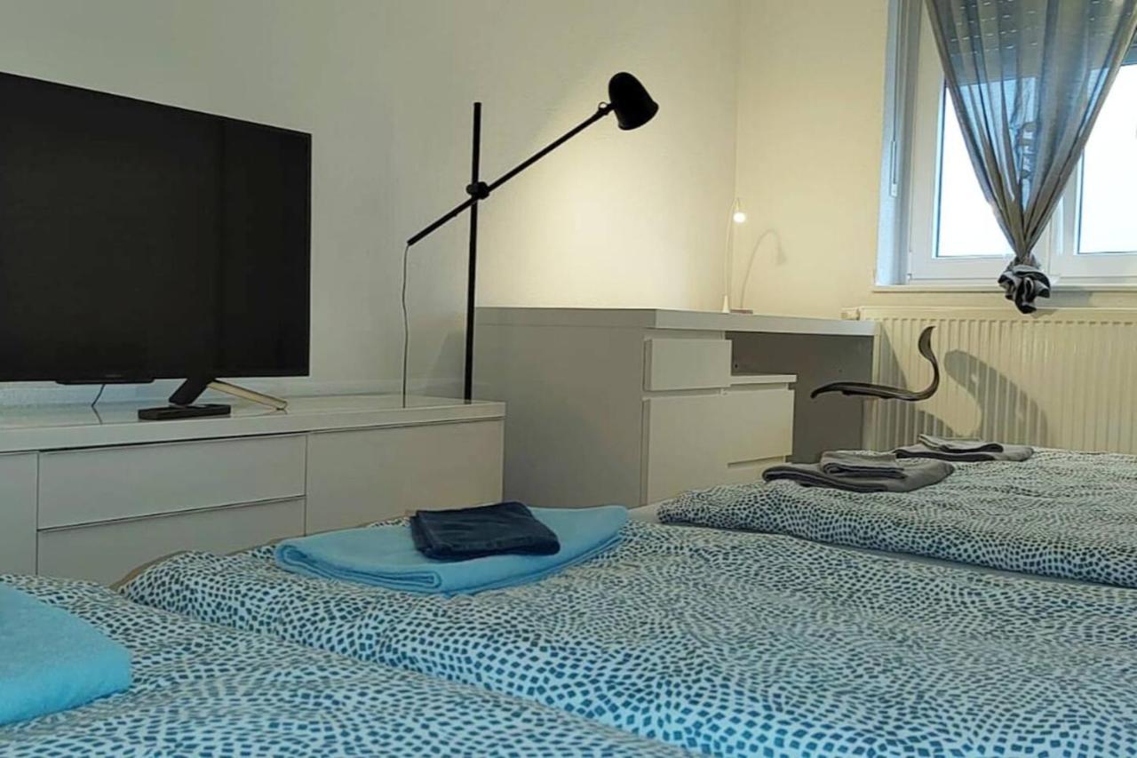 Privatzimmer Nahe Bahnhof Und City Apartment Wurzburg Bagian luar foto