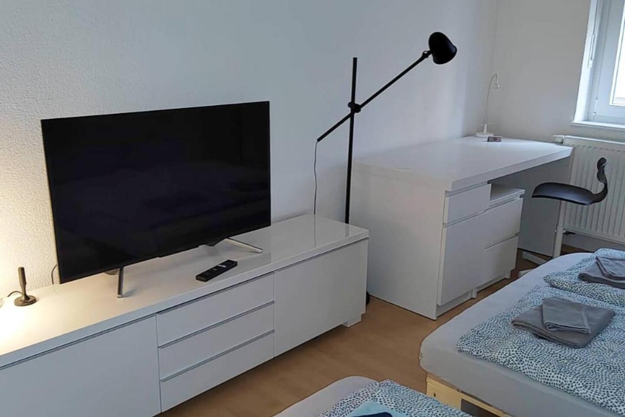 Privatzimmer Nahe Bahnhof Und City Apartment Wurzburg Bagian luar foto